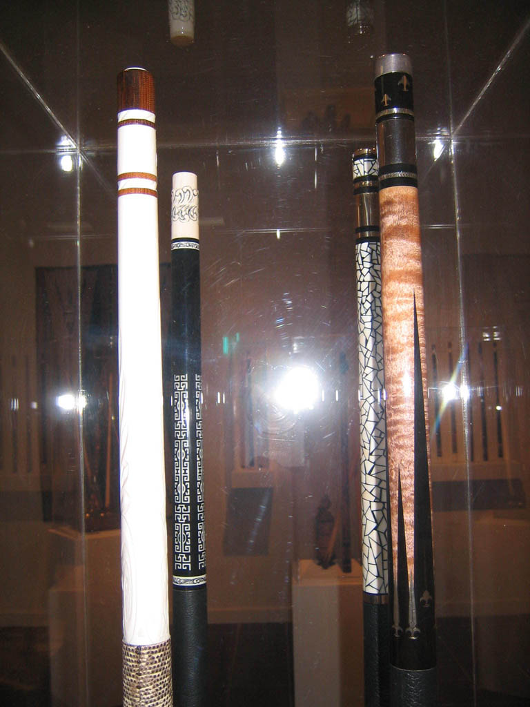 Cue12-Front